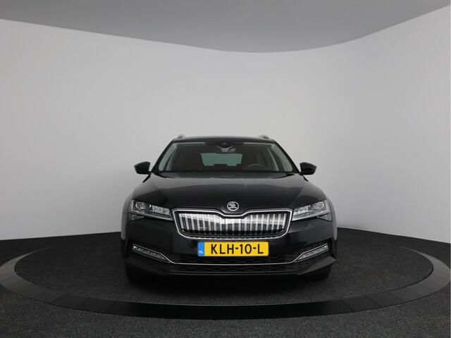 Skoda SUPERB Combi 1.4 TSI iV Style 204pk | LED Matrix | Elektrisch bedienbare stoelen