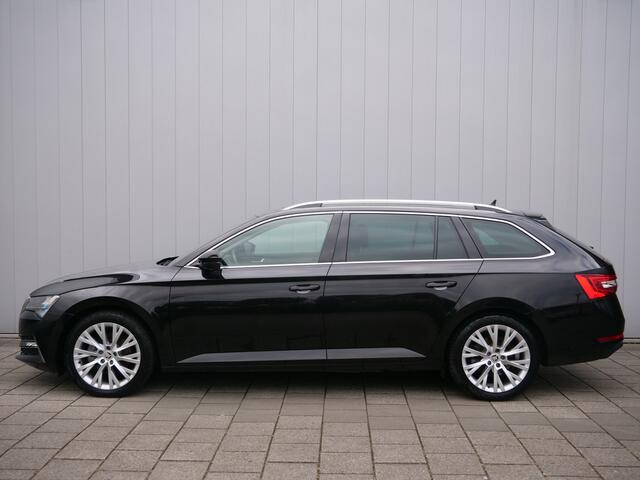 Skoda SUPERB Combi 1.4 TSI iV Syle 218 Pk Automaat Navi / DAB / Pano-dak / Apple Carplay / Leer