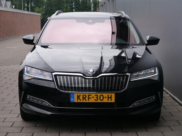 Skoda SUPERB Combi 1.4 TSI iV Syle 218 Pk Automaat Navi / DAB / Pano-dak / Apple Carplay / Leer