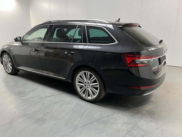 Skoda SUPERB Combi 1.4 TSI iV Laurin & Klement / AUTOMAAT/ PANO/ TREKHAAK/ LEER/ STANDKACHEL/ DCC/ ACC/ PARK.SENSOR.V+A/ CAMERA/ STANDKACHEL/ STUUR+STOELVERWARM./ MEMORY SEAT/ SMARTLINK/ CANTON AUDIO/ ELEK.ACHTERKLEP/ DIGITAL DASH/ 19'' L