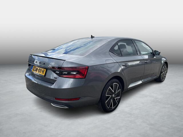 Skoda SUPERB 1.4 TSI iV Sportline Business , Automaat, Half Leder, Schuif-/Kanteldak, 360 Camera, Stoel/Stuurverwarming, Navi, Apple Carplay, Android Auto, LMV 18 Inch, Cruise, PDC,