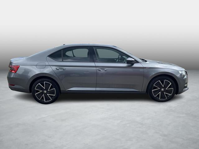 Skoda SUPERB 1.4 TSI iV Sportline Business , Automaat, Half Leder, Schuif-/Kanteldak, 360 Camera, Stoel/Stuurverwarming, Navi, Apple Carplay, Android Auto, LMV 18 Inch, Cruise, PDC,