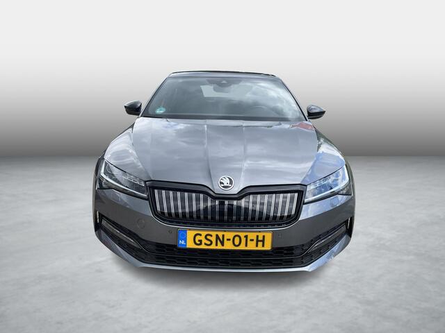Skoda SUPERB 1.4 TSI iV Sportline Business , Automaat, Half Leder, Schuif-/Kanteldak, 360 Camera, Stoel/Stuurverwarming, Navi, Apple Carplay, Android Auto, LMV 18 Inch, Cruise, PDC,