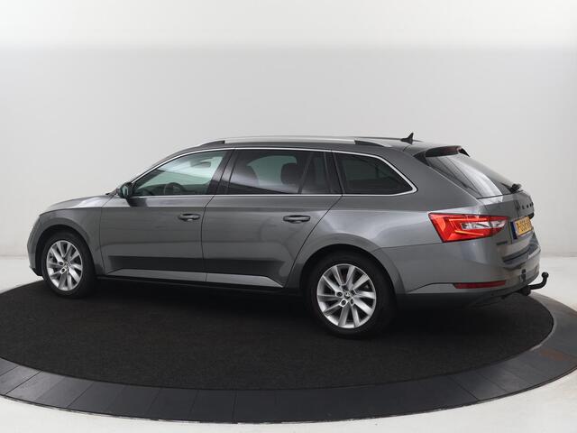 Skoda SUPERB Combi 1.4 TSI iV Business Edition Plus | SOH 93,2% | Camera | Cruise control | Navigatie | DAB+ | Carplay | Climate control | Sfeerverlichting