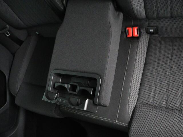 Skoda SUPERB Combi 1.4 TSI iV Business Edition Plus | SOH 93,2% | Camera | Cruise control | Navigatie | DAB+ | Carplay | Climate control | Sfeerverlichting