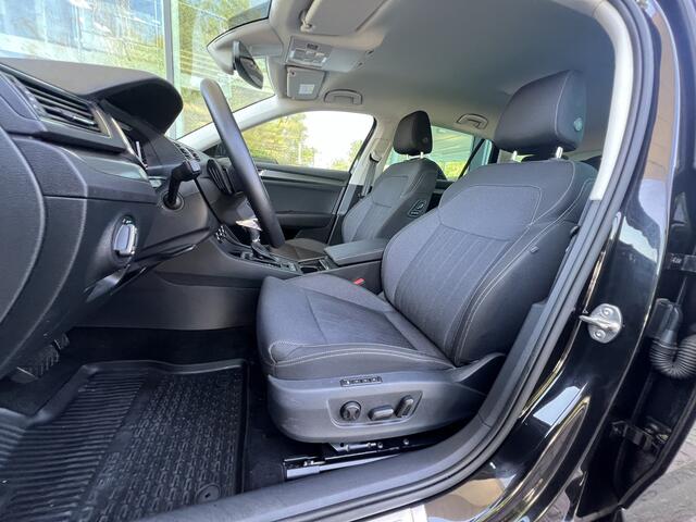 Skoda SUPERB Combi 1.4 TSI DSG 218 pk iV Style / Virtual cockpit / Black Pack / Matrix verlichting / 18'' LMV / RDW 23-07 TRANSPORT UIT VS