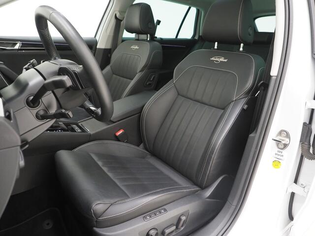 Skoda SUPERB Combi 1.4 TSI iV Laurin & Klement | Panoramadak | Leder | Trekhaak | Massage | Canton | Stoelkoeling | 360 | Memory
