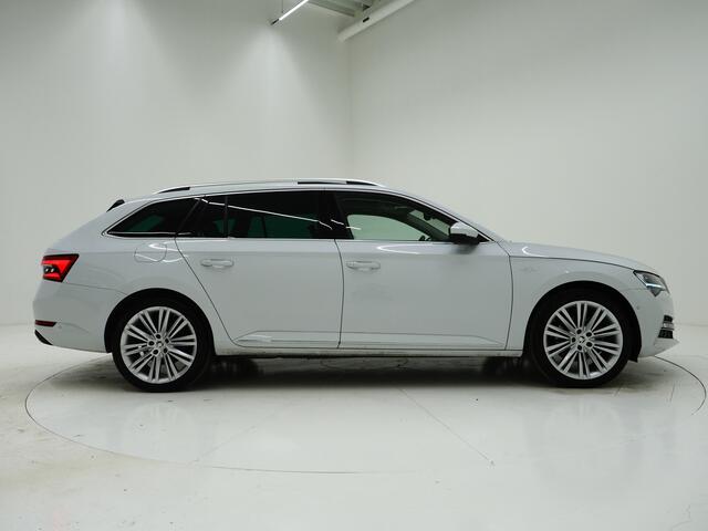 Skoda SUPERB Combi 1.4 TSI iV Laurin & Klement | Panoramadak | Leder | Trekhaak | Massage | Canton | Stoelkoeling | 360 | Memory