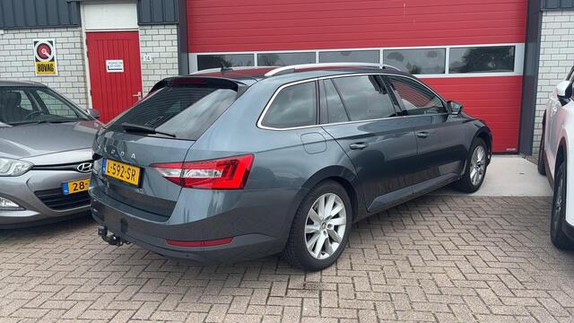 Skoda SUPERB Combi 1.5 TSI ACT Business Edition AUTOMAAT / FULL LED / TREKHAAK / KEYLESS / NAVI / CARPLAY / CLIMA / PDC / NL-AUTO