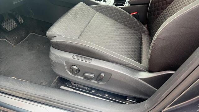 Skoda SUPERB Combi 1.5 TSI ACT Business Edition AUTOMAAT / FULL LED / TREKHAAK / KEYLESS / NAVI / CARPLAY / CLIMA / PDC / NL-AUTO