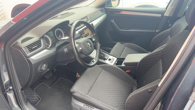 Skoda SUPERB Combi 1.5 TSI ACT Business Edition AUTOMAAT / FULL LED / TREKHAAK / KEYLESS / NAVI / CARPLAY / CLIMA / PDC / NL-AUTO