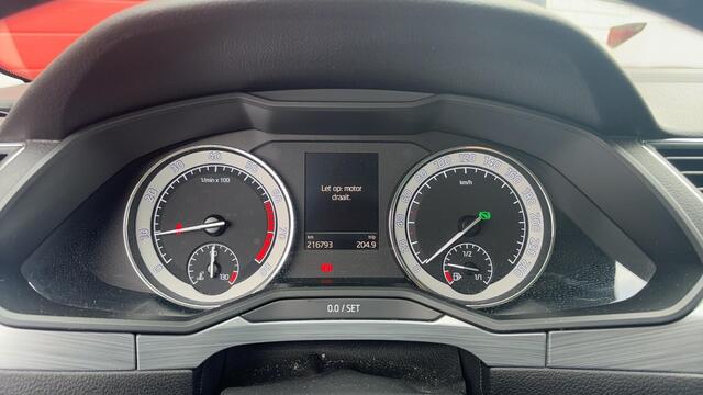Skoda SUPERB Combi 1.5 TSI ACT Business Edition AUTOMAAT / FULL LED / TREKHAAK / KEYLESS / NAVI / CARPLAY / CLIMA / PDC / NL-AUTO