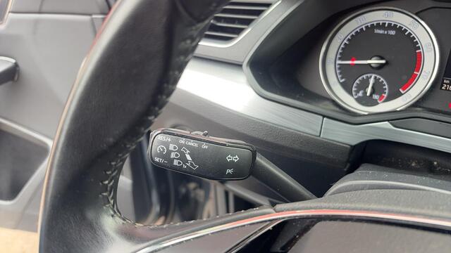 Skoda SUPERB Combi 1.5 TSI ACT Business Edition AUTOMAAT / FULL LED / TREKHAAK / KEYLESS / NAVI / CARPLAY / CLIMA / PDC / NL-AUTO