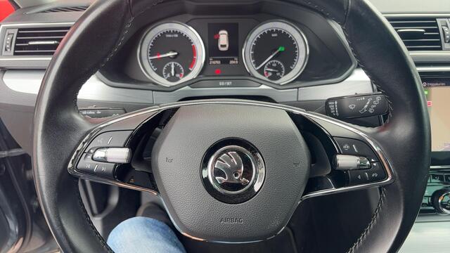 Skoda SUPERB Combi 1.5 TSI ACT Business Edition AUTOMAAT / FULL LED / TREKHAAK / KEYLESS / NAVI / CARPLAY / CLIMA / PDC / NL-AUTO