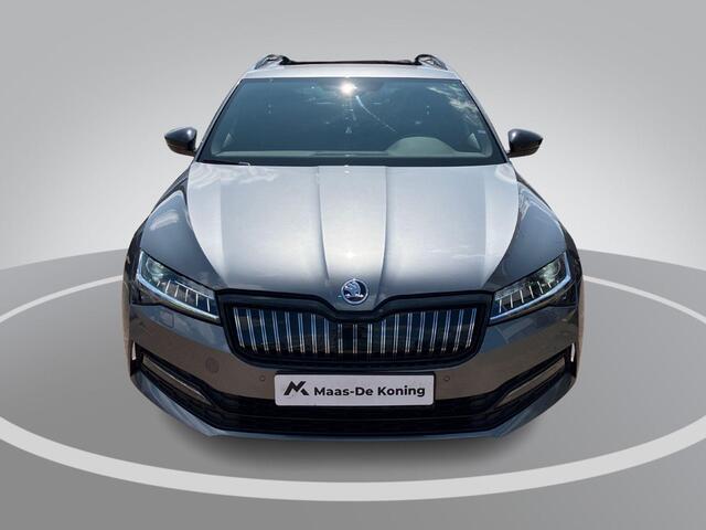 Skoda SUPERB 1.4TSI 160KW/218PK Sportline DSG · Panoramadak · Trekhaak · Camera + Parkeersensoren · Stoelverwarming voor & achter ·
