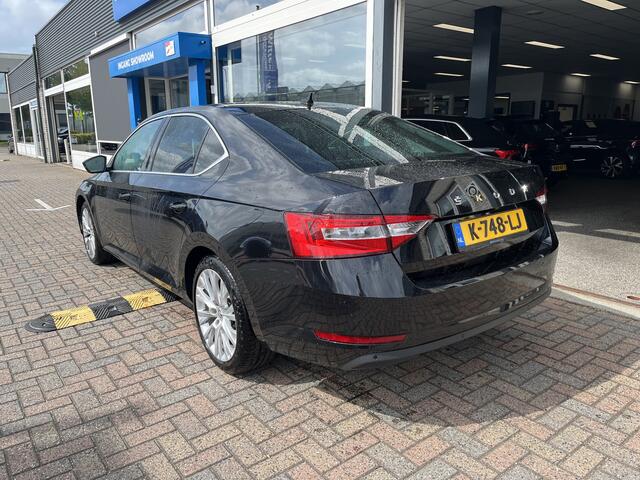 Skoda SUPERB 1.5 TSI ACT Business Edition / AUTOMAAT/ CRUISE/ PARK.SENSOR.V+A/ CAMERA/ SMARTLINK/ STOELVERWARM./ MEMORY SEAT/ CANTON AUDIO/ ELEK.ACHTERKLEP/ DIGITAL DASH/ NAVI/ DAB/ CLIMA/ 18'' LMV