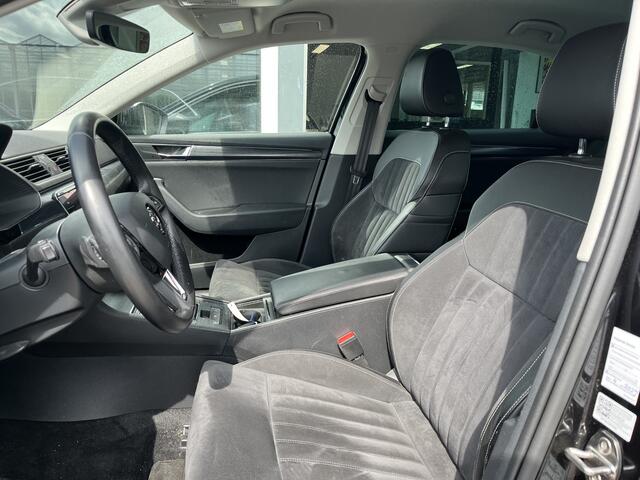 Skoda SUPERB 1.5 TSI ACT Business Edition / AUTOMAAT/ CRUISE/ PARK.SENSOR.V+A/ CAMERA/ SMARTLINK/ STOELVERWARM./ MEMORY SEAT/ CANTON AUDIO/ ELEK.ACHTERKLEP/ DIGITAL DASH/ NAVI/ DAB/ CLIMA/ 18'' LMV
