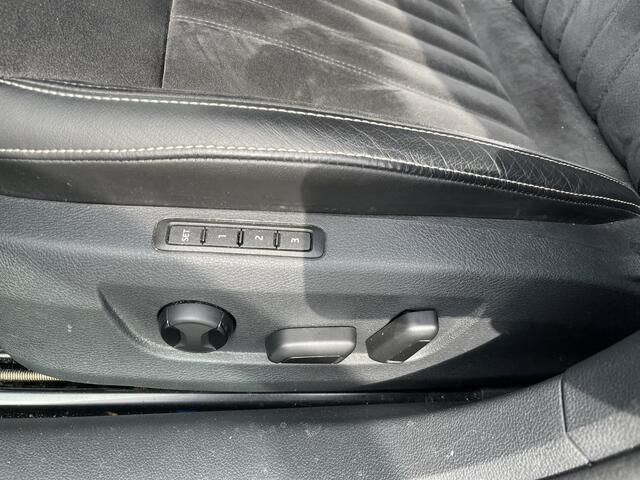Skoda SUPERB 1.5 TSI ACT Business Edition / AUTOMAAT/ CRUISE/ PARK.SENSOR.V+A/ CAMERA/ SMARTLINK/ STOELVERWARM./ MEMORY SEAT/ CANTON AUDIO/ ELEK.ACHTERKLEP/ DIGITAL DASH/ NAVI/ DAB/ CLIMA/ 18'' LMV