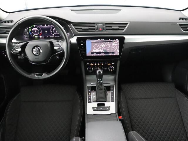 Skoda SUPERB 1.4 TSI iV Business Edition | SOH 92,3% | Stoelverwarming | Virtual Cockpit | Adaptive cruise | Camera | Carplay | Navigatie | Full LED | Parkeerhulp | PHEV | Plug In