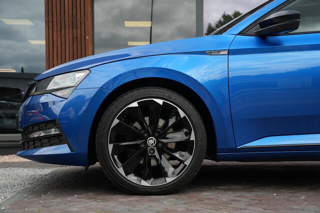 Skoda SUPERB Combi 1.4 iV Sportline Panoramadak Canton 360 Camera Keyless Dab+ Side Assist Leder Alcantara Stoelverwarming