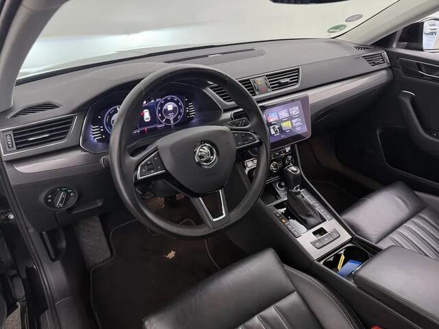 Skoda SUPERB Combi 1.4 TSI iV Business Edition Gratis Afleverpakket! | Panormadak | Trekhaak | Elektrische stoelen/kofferklep |