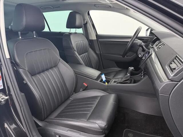 Skoda SUPERB Combi 1.4 TSI iV Business Edition Gratis Afleverpakket! | Panormadak | Trekhaak | Elektrische stoelen/kofferklep |