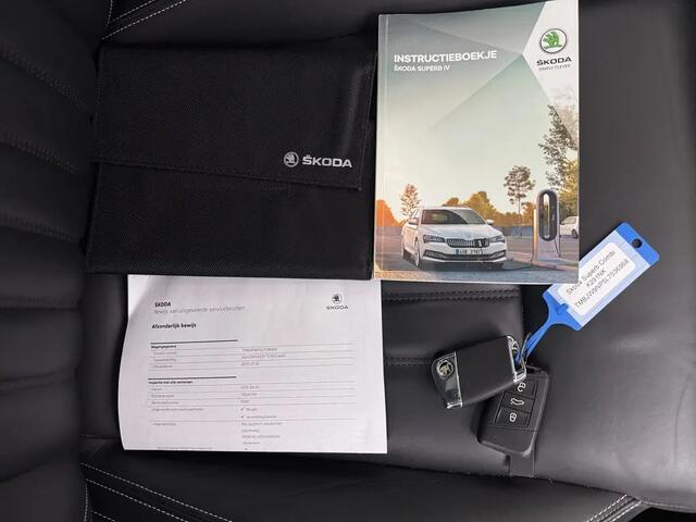 Skoda SUPERB Combi 1.4 TSI iV Business Edition Gratis Afleverpakket! | Panormadak | Trekhaak | Elektrische stoelen/kofferklep |