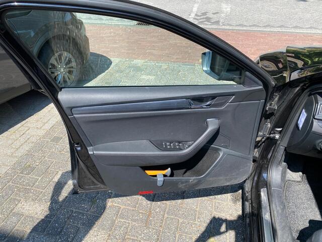 Skoda SUPERB Combi 1.4 TSI iV Business Edition Plus