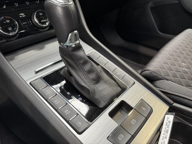 Skoda SUPERB Combi 1.4 TSI iV 218PK Business Edition Plus | Trekhaak | Elekr. verstelbare memory seat | Camera | Cruise | Clima |