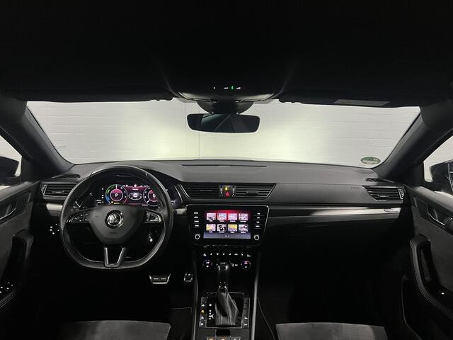 Skoda SUPERB Combi 1.4 TSI iV Sportline Business Trekhaak | Cruise control | Carplay | Stoelverwarming | Achteruitrijcamera | Navigatie | Keyless | Leder/Alcantara