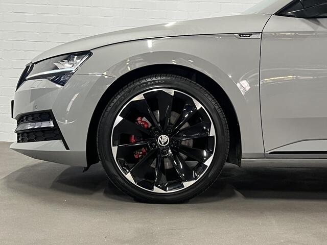 Skoda SUPERB Combi 1.4 TSI iV Sportline Business Trekhaak | Cruise control | Carplay | Stoelverwarming | Achteruitrijcamera | Navigatie | Keyless | Leder/Alcantara