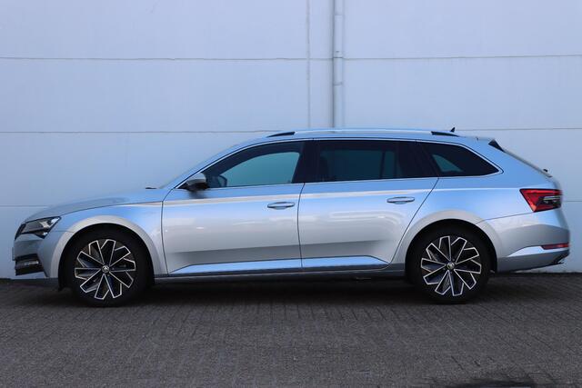 Skoda SUPERB Combi 1.4 TSI Laurin & Klement 218pk DSG6 | Lederen bekleding | Trekhaak wegklapbaar | Navigatie | SOH 93,4%