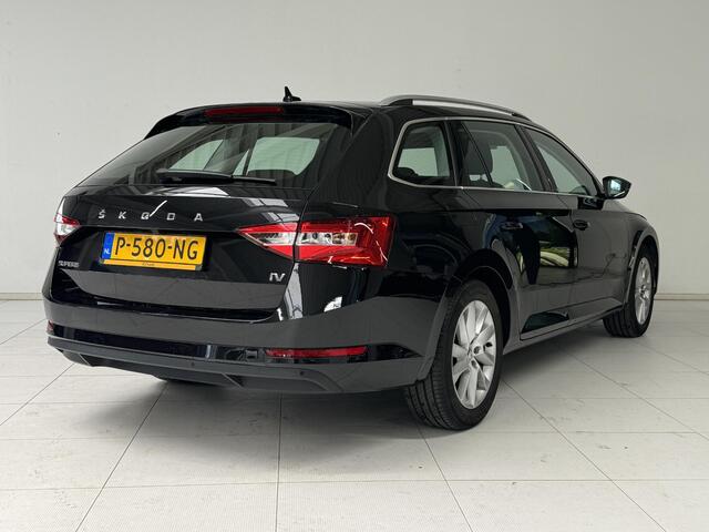 Skoda SUPERB Combi 1.4 TSI iV Business Edition Plus | Navigatie | Camera | Stoelverwarming | Elektrische Stoelen |