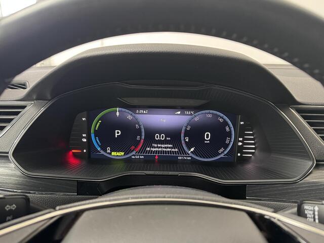 Skoda SUPERB Combi 1.4 TSI iV Business Edition Plus | Navigatie | Camera | Stoelverwarming | Elektrische Stoelen |