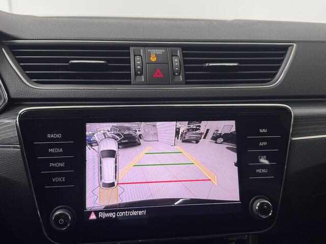 Skoda SUPERB Combi 1.4 TSI iV Business Edition Plus | Navigatie | Camera | Stoelverwarming | Elektrische Stoelen |