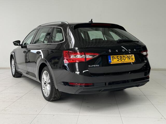 Skoda SUPERB Combi 1.4 TSI iV Business Edition Plus | Navigatie | Camera | Stoelverwarming | Elektrische Stoelen |