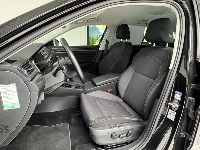 Skoda SUPERB Combi 1.4 TSI iV Business Edition Plus | Navigatie | Camera | Stoelverwarming | Elektrische Stoelen |