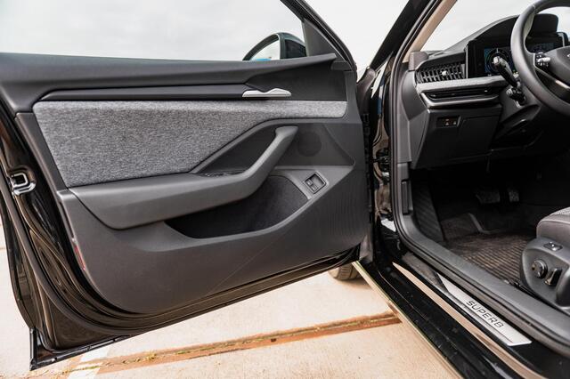 Skoda SUPERB Combi 1.5 TSI PHEV Selection | TREKHAAK | SUNSET | 18"