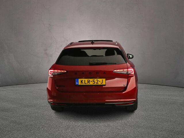 Skoda SUPERB Combi Sportline Business 1.5 TSI PHEV 204pk DSG Automaat Trekhaak, Panoramadak, CANTON audio, LED matrix koplampen, Adaptive cruise control