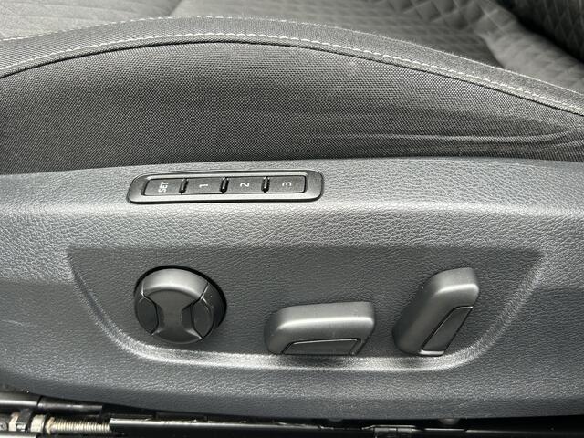 Skoda SUPERB Combi BWJ 12-2020 | 1.4TSI iV 218PK SPORT BUS. AUTOMAAT | CLIMA | STOELVERW | SPORTSTOELEN | PRIVACY GLASS | CARPLAY | NAVI | CAMERA A |