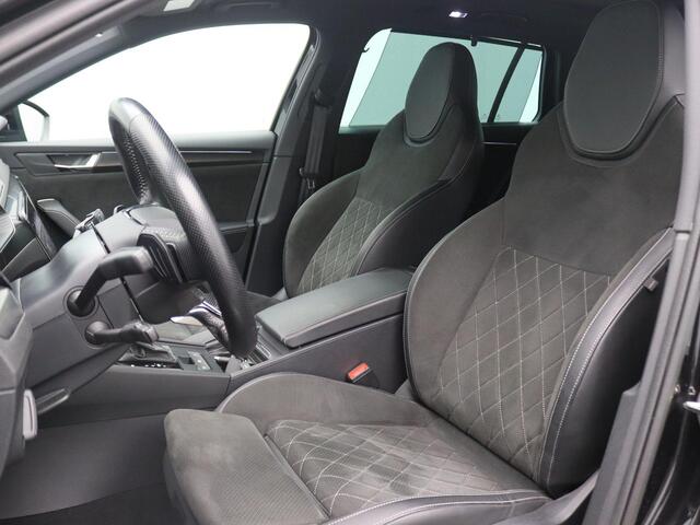 Skoda SUPERB Combi 1.4 TSI iV Sportline Business 218PK DSG Panoramadak, Trekhaak, Matrix LED-Verlichting, Side Assist, Keyless, Memorystoel, 360gr. Camera, 19" LM Velgen