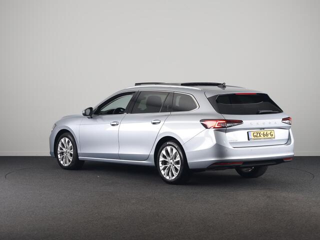 Skoda SUPERB Combi 1.5 TSI MHEV First Edition 150 pk | Trekhaak wegklapbaar | Panoramadak | Verlengde garantie | Navigatie | Achteruitrijcamera | Verwarmbare voorstoelen