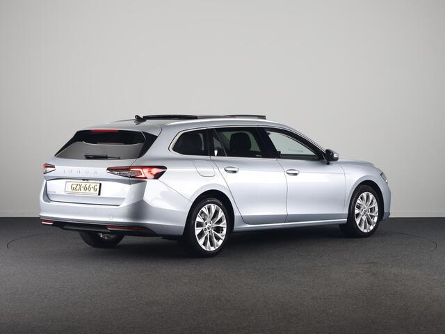 Skoda SUPERB Combi 1.5 TSI MHEV First Edition 150 pk | Trekhaak wegklapbaar | Panoramadak | Verlengde garantie | Navigatie | Achteruitrijcamera | Verwarmbare voorstoelen