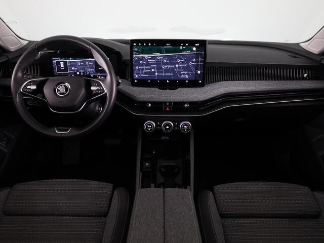 Skoda SUPERB Combi 1.5 TSI MHEV First Edition 150 pk | Trekhaak wegklapbaar | Panoramadak | Verlengde garantie | Navigatie | Achteruitrijcamera | Verwarmbare voorstoelen
