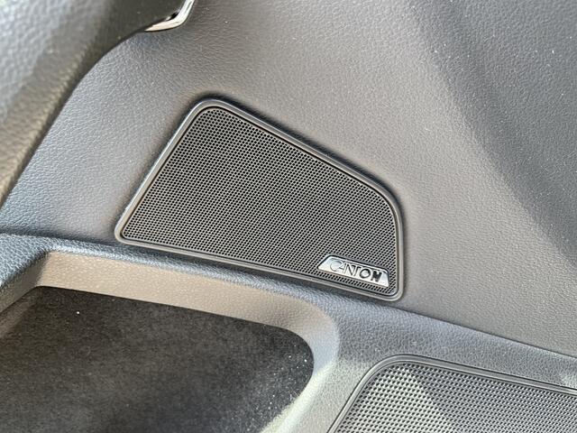 Skoda SUPERB Combi 1.4 TSI iV Laurin & Klement / AUTOMAAT/ 218 PK/ CANTON AUDIO/ CAMERA/ DCC/ CRYSTAL LIGHTING/ DODE HOEK/ STOELVENTILATIE/ MEMORY SEATS/ VOORRUIT VERWARM./ STOELVERWARM. V&A/ SMARTLINK/ KEYLESS/ ADAPT. CRUISE/ NAVI/ CLIMA