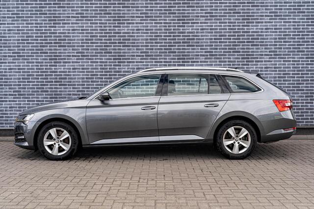 Skoda SUPERB Combi 1.5 TSI Business Edition | Trekhaak | Panoramadak | Cruise Control Adaptief | Stoelverwarming | Keyless Entry | LED Koplampen | Navigatie | Apple Carplay | Android Auto