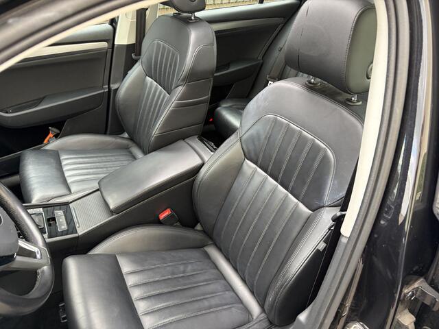 Skoda SUPERB Combi 1.4 TSI ACT Style Business / AUTOMAAT / LEER / MEMORY / PANORAMADAK / TREKHAAK