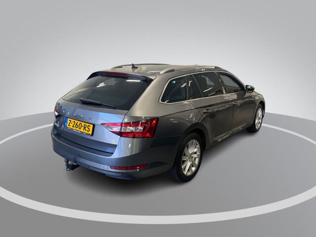 Skoda SUPERB Combi 1.4 TSI iV 218pk DSG Business Edition Plus · Camera · Inklap. Trekhaak · Stoelverwarming · Keyless · ACC · Apple/Android Car Play · Garantie t/m 17-06-2028 of 100.000km