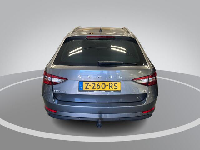 Skoda SUPERB Combi 1.4 TSI iV 218pk DSG Business Edition Plus · Camera · Inklap. Trekhaak · Stoelverwarming · Keyless · ACC · Apple/Android Car Play · Garantie t/m 17-06-2028 of 100.000km