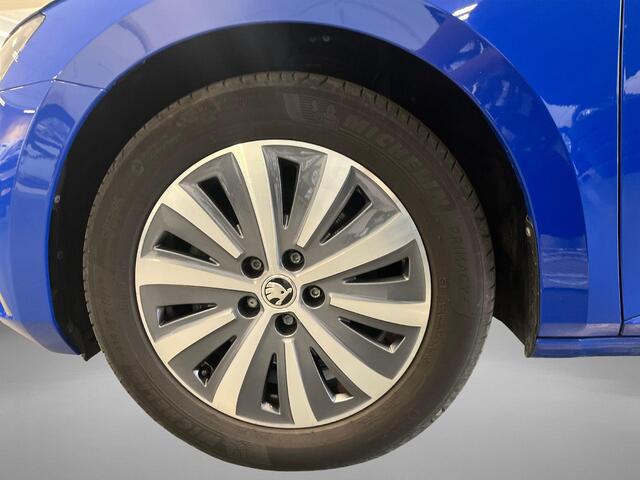 Skoda SUPERB Combi 1.4 TSI 218pk DSG iV Business Edition · Apple/Android Car Play · Wegklapbare Trekhaak · P-Sensoren · Navigatie · 17'' Inch ·